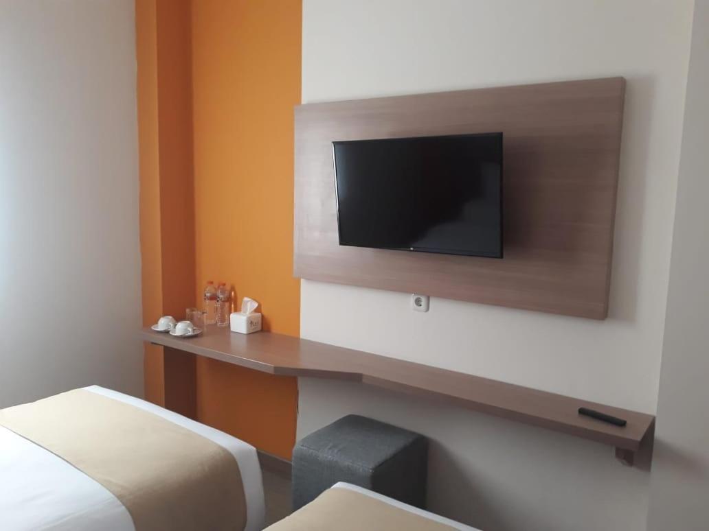 Hotel Front One Tulungagung
